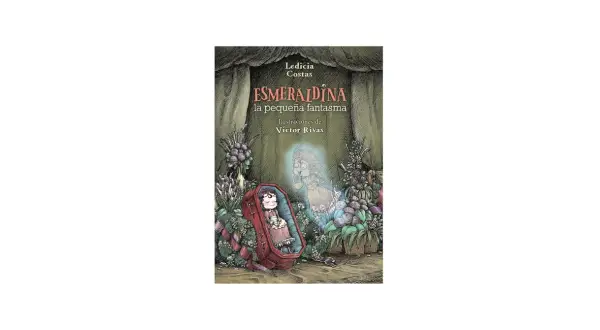 Esmeraldina, la pequeña fantasma, emerge de un ataúd rodeado de flores. Una abuela tremenda, quizás la suya, la observa con ternura.