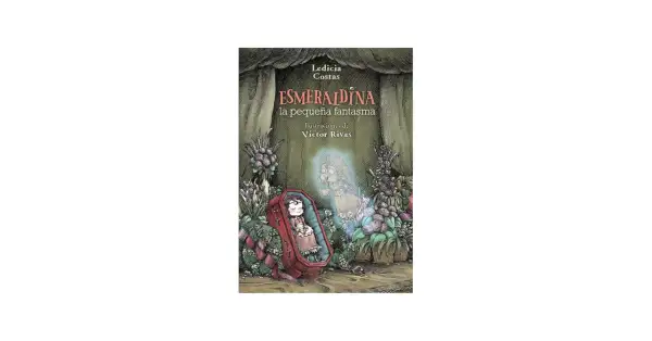 Esmeraldina, la pequeña fantasma, emerge de un ataúd rodeado de flores. Una abuela tremenda, quizás la suya, la observa con ternura.
